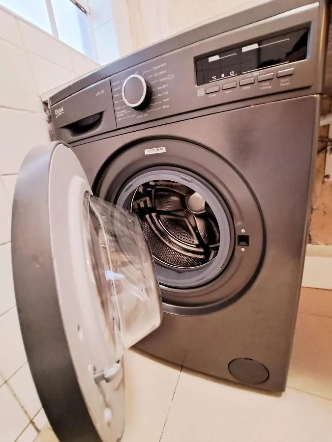 Secure And Modern 2Bed Apartment In Cape Towns Charming Rondebosch