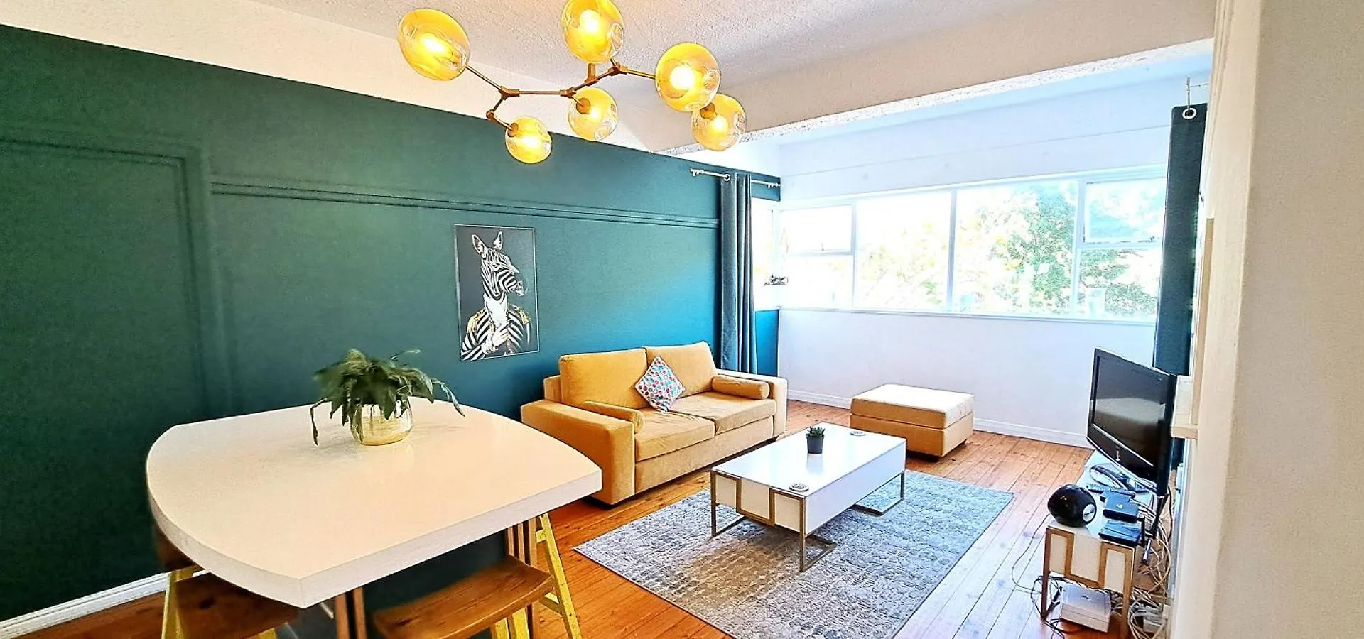 Secure And Modern 2Bed Apartment In Cape Towns Charming Rondebosch South Africa