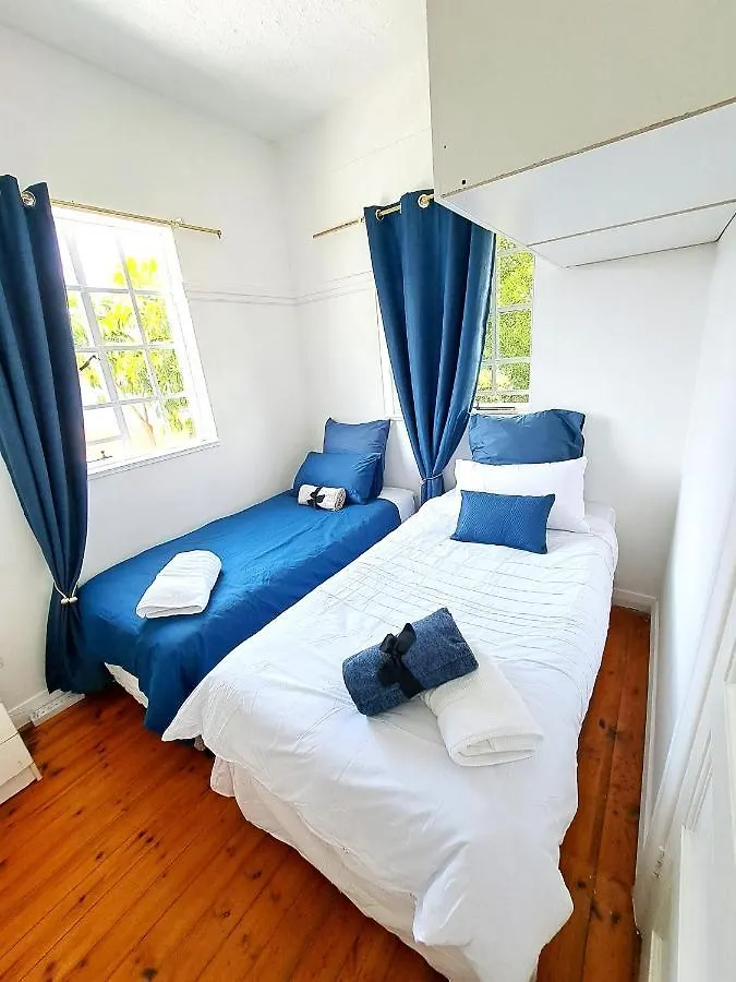Secure And Modern 2Bed Apartment In Cape Towns Charming Rondebosch