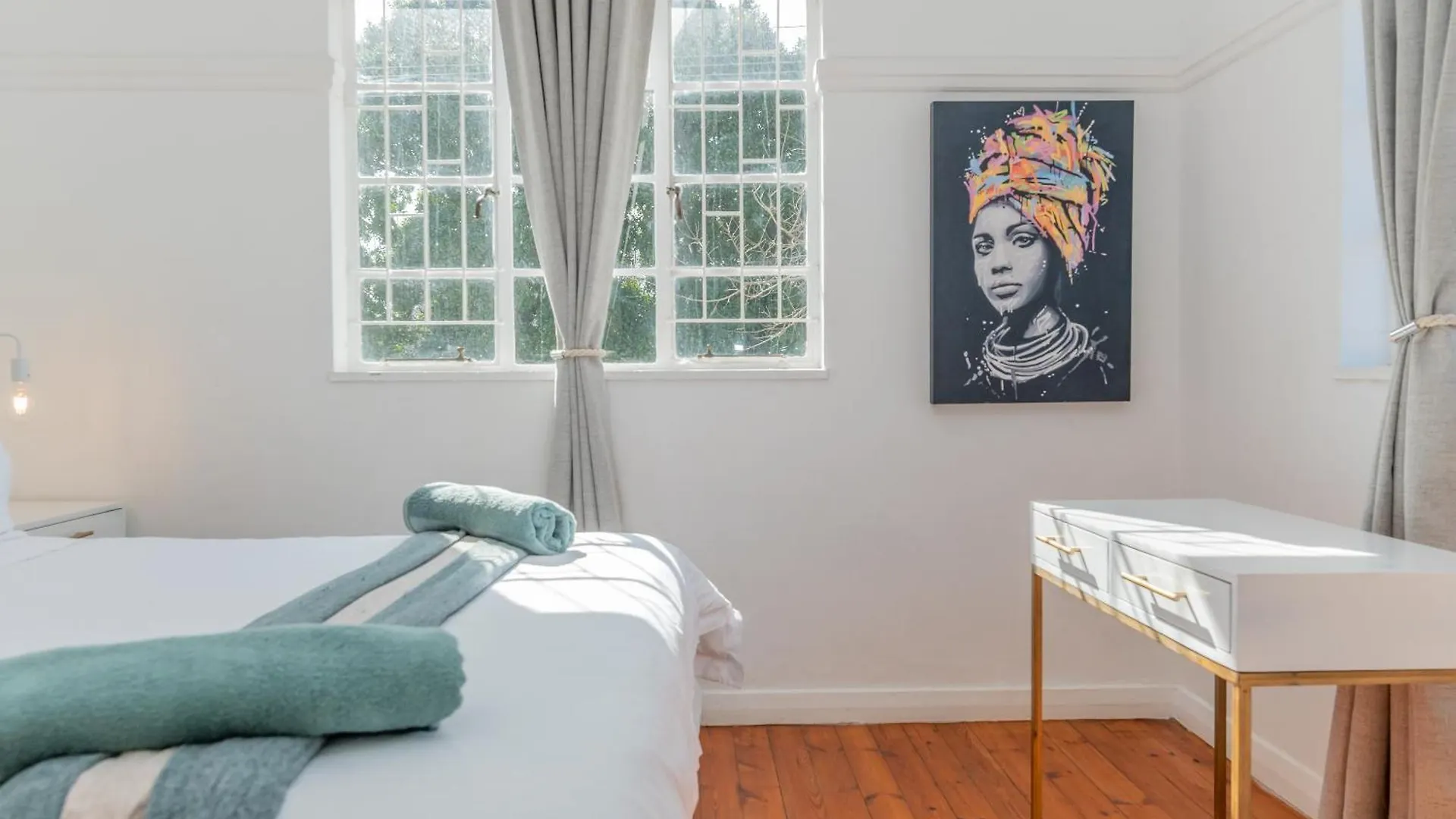 Secure And Modern 2Bed Apartment In Cape Towns Charming Rondebosch 0*,